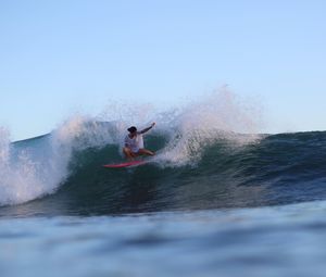 Image post by @surferleila on Instagram