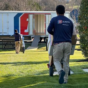 Image post by @jkmoving on Instagram