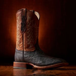 Image post by @tonylamaboots on Instagram