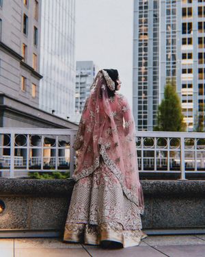 Image post by @thismodernlovephoto on Instagram