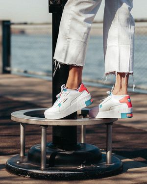 Image post by @dsw on Instagram