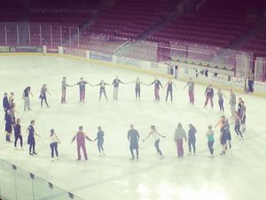 Image post by @du_hockey on Instagram