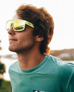 Image post by @faroutsunglasses on Instagram