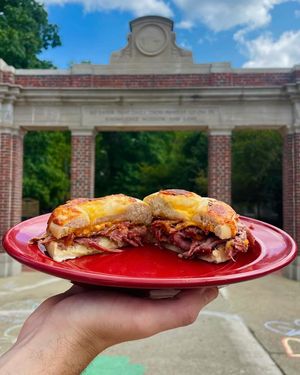 Image post by @bagelstreetdeli on Instagram