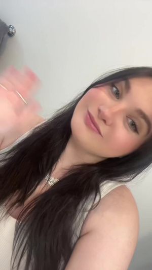 Video post by @hollymillenium on TikTok