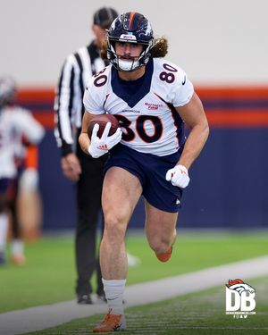 Image post by @broncosespanol on Instagram