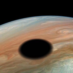 Image post by @nasaartemis on Instagram