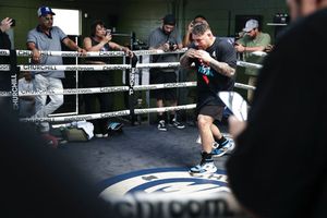 Image post by @MatchroomBoxing on Twitter/X