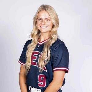 Image post by @leeusoftball on Instagram