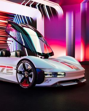 Image post by @Porsche on Twitter/X