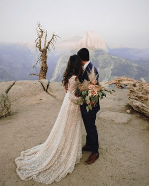 Image post by @thismodernlovephoto on Instagram