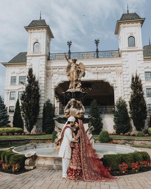 Image post by @thismodernlovephoto on Instagram