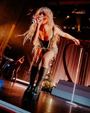 Image post by @thewarfield on Instagram
