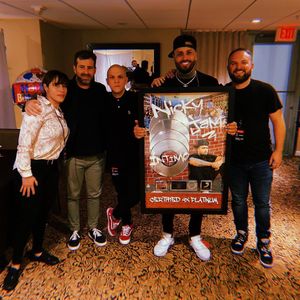 Image post by @nickyjam on Instagram