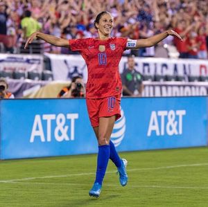 Image post by @carlilloyd on Instagram