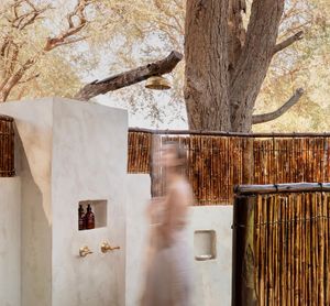 Image post by @chiawasafaris on Instagram
