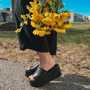 Image post by @dsw on Instagram