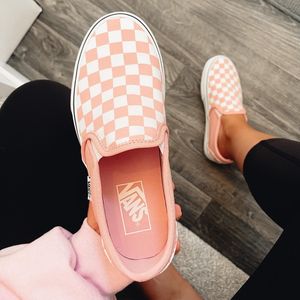 Image post by @dsw on Instagram