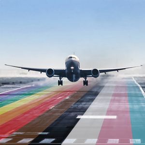 Image post by @united on Instagram