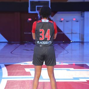 Image post by @lmulionswb on Instagram