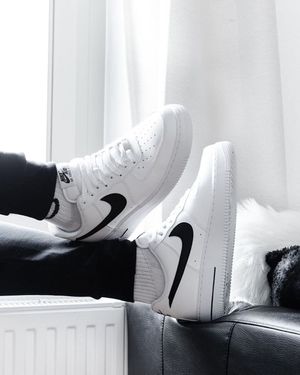 Image post by @footlocker on Instagram