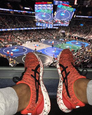 Image post by @alliseeisgold on Instagram