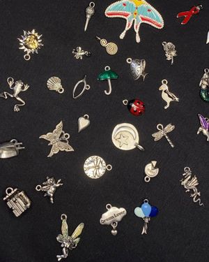 Image post by @beadcache on Instagram