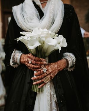 Image post by @thismodernlovephoto on Instagram