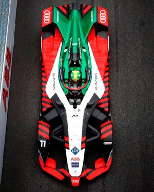 Image post by @lucasdigrassi on Instagram