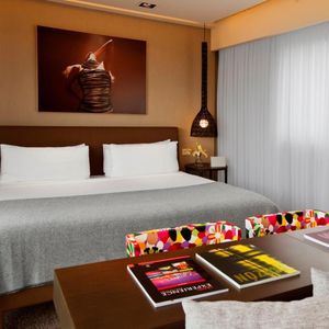 Image post by @hotelmadero on Instagram