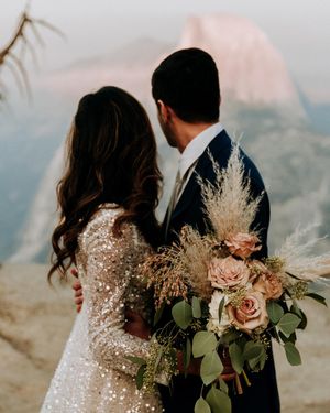 Image post by @thismodernlovephoto on Instagram