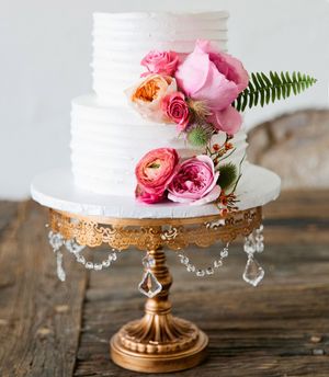 Image post by @theknot on Instagram