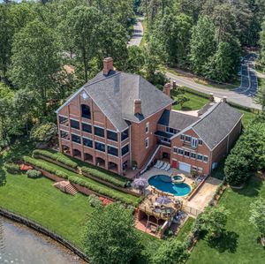 Image post by @christiesrealestate on Instagram
