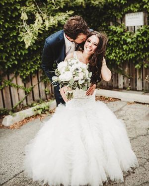 Image post by @theknot on Instagram