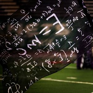 Image post by @carolinacrown on Instagram