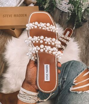 Image post by @dsw on Instagram