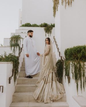 Image post by @thismodernlovephoto on Instagram