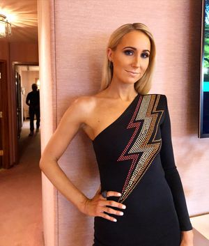 Image post by @nikkiglaser on Instagram