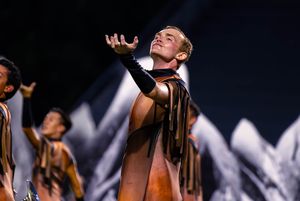 Image post by @carolinacrown on Instagram