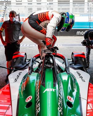 Image post by @lucasdigrassi on Instagram