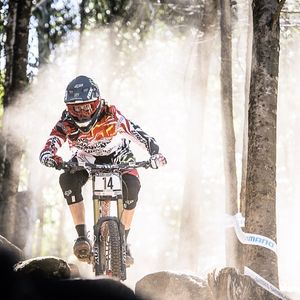 Image post by @foxmtb on Instagram