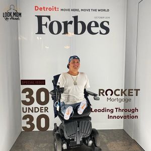 Image post by @lookmomnohands on Instagram