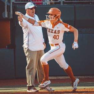 Image post by @_d1softball on Instagram