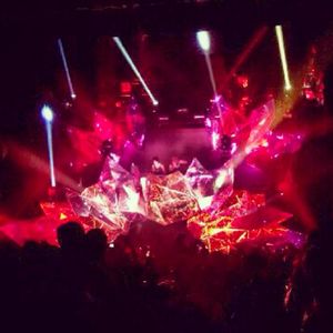Image post by @thewarfield on Instagram