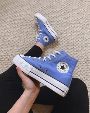 Image post by @dsw on Instagram