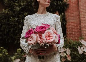 Image post by @thismodernlovephoto on Instagram