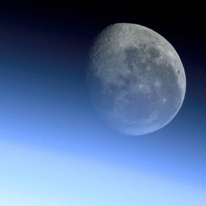 Image post by @nasaartemis on Instagram