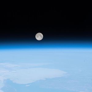 Image post by @nasaartemis on Instagram