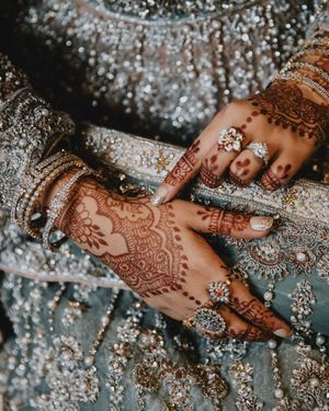 Image post by @thismodernlovephoto on Instagram
