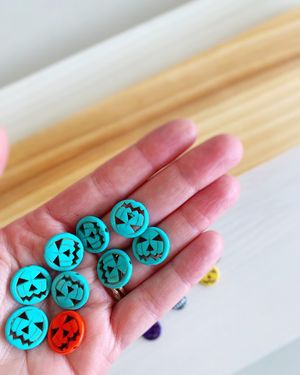 Image post by @beadcache on Instagram